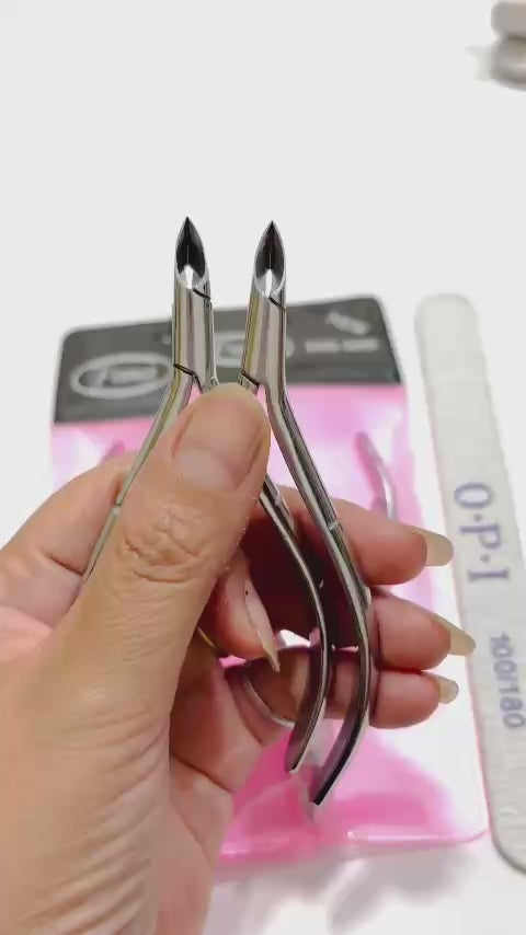 ElisNail semi-round cuticle nipper in use