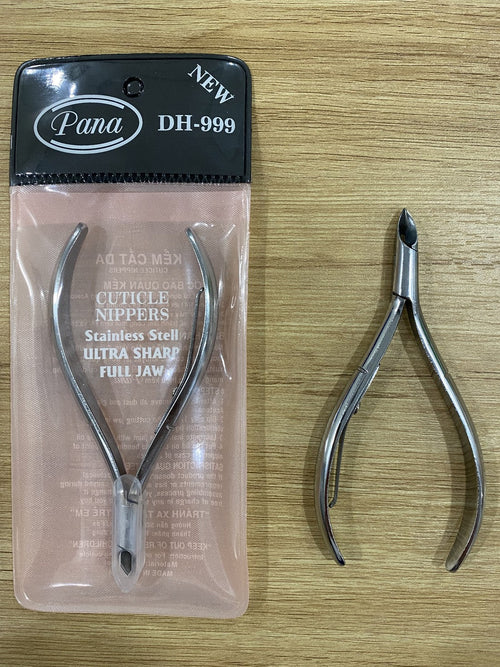 ElisNail semi-round cuticle nipper with the packaging it ships in